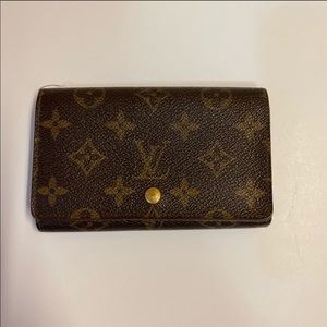 Louis Vuitton Monogram compact wallet